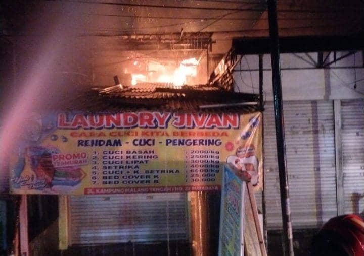 Rumah di Kampung Malang Surabaya Kebakaran, 13 Mobil PMK Diterjunkan