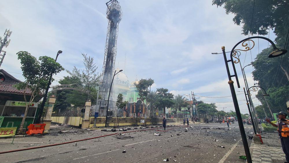 Menara Masjid Agung Bojonegoro Ludes Terbakar, Hanya Tinggal Kerangka