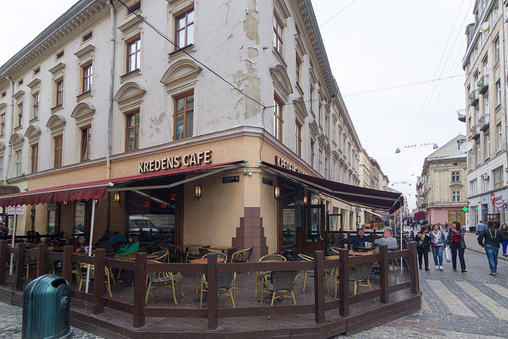 kafe klasik di Lviv (commons.wikimedia.org/Maksym Kozlenko)