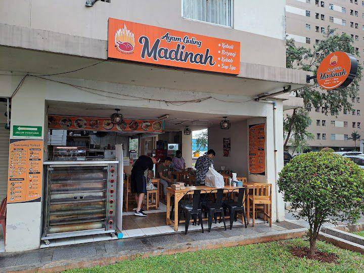 Ayam Guling Madinah, Jakarta (google.com/maps/Ignatius Theodore Nico)