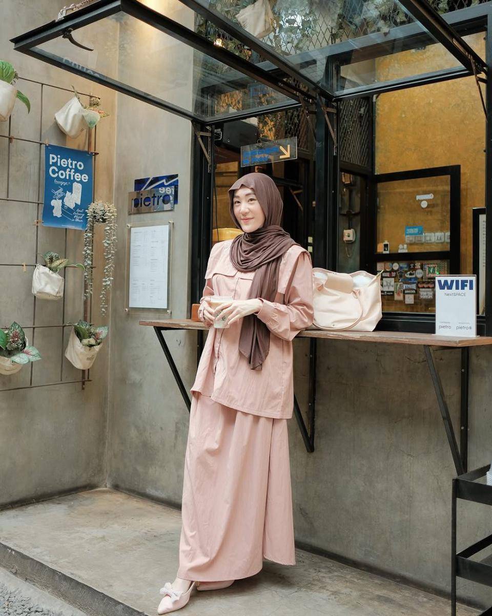 OOTD hijab pakai one set ala Larissa Chou (instagram.com/larissachou)
