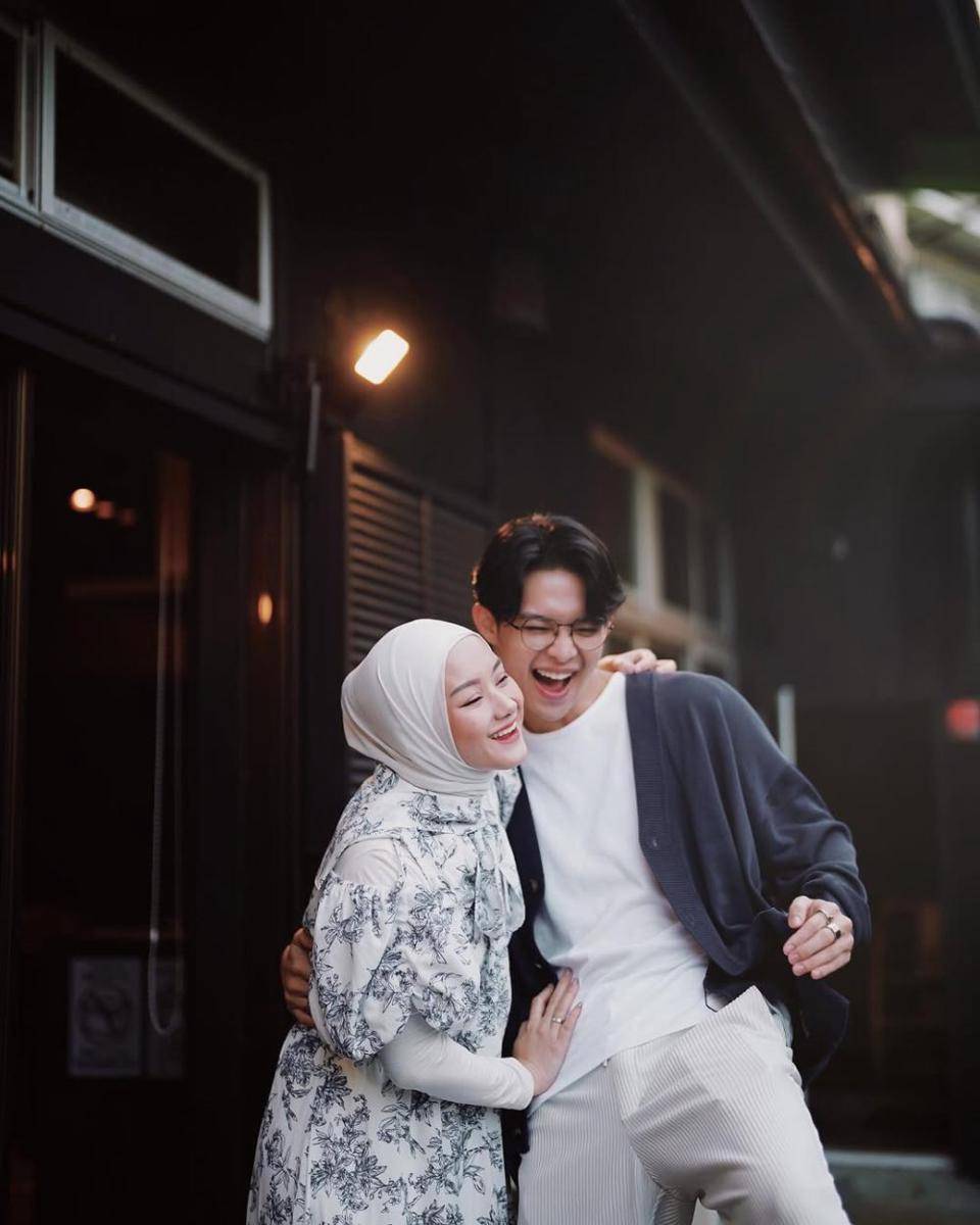 minimalist style ala Rey Mbayang (instagram.com/rey_mbayang)