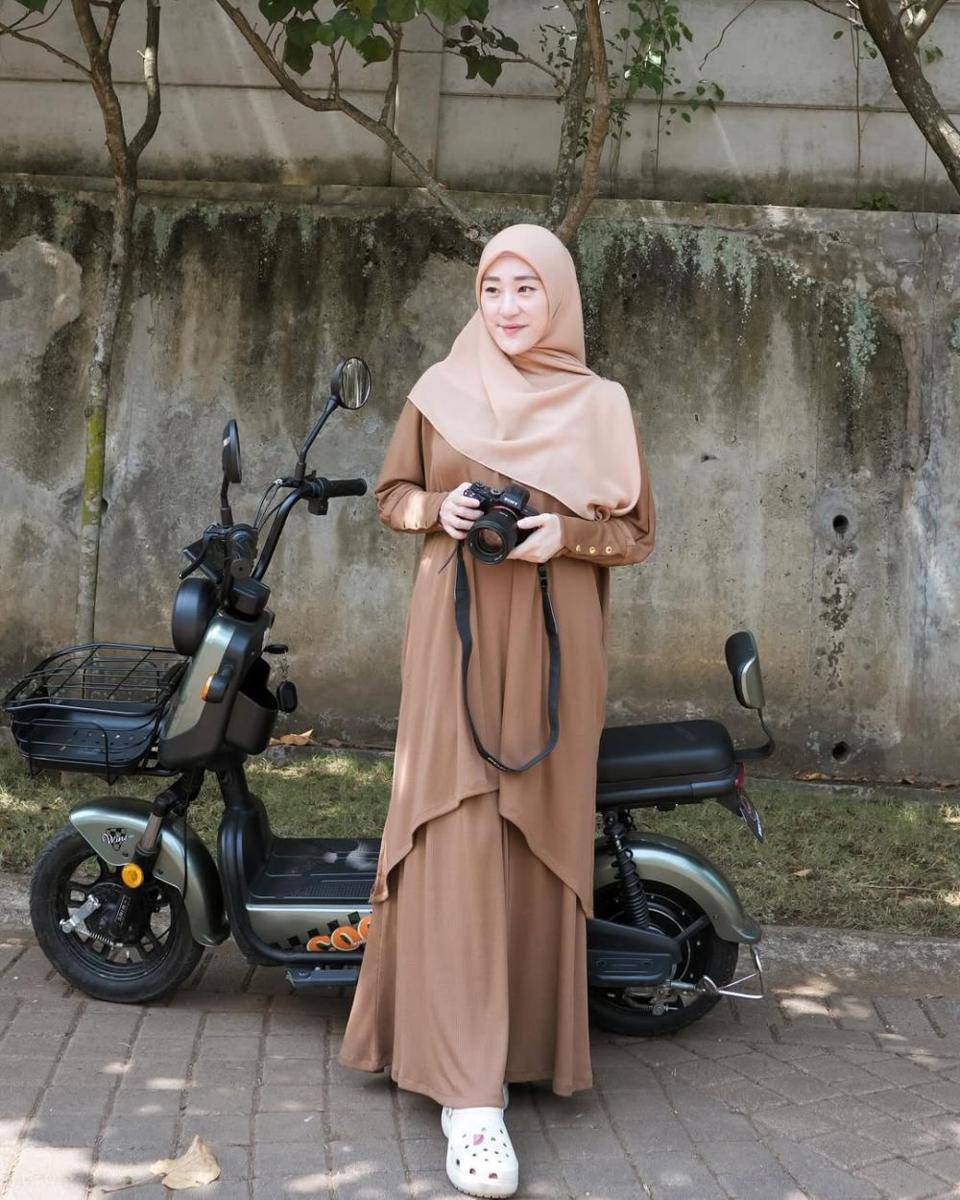 OOTD hijab pakai one set ala Larissa Chou (instagram.com/larissachou)