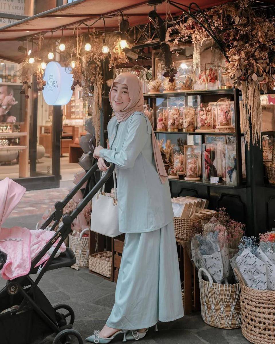OOTD hijab pakai one set ala Larissa Chou (instagram.com/larissachou)