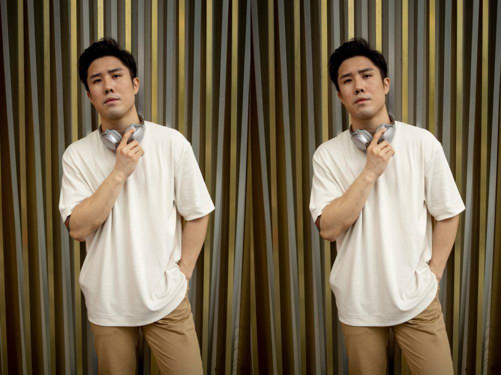 ilustrasi baju cream dengan celana cokelat (freepix.com/Freepix)