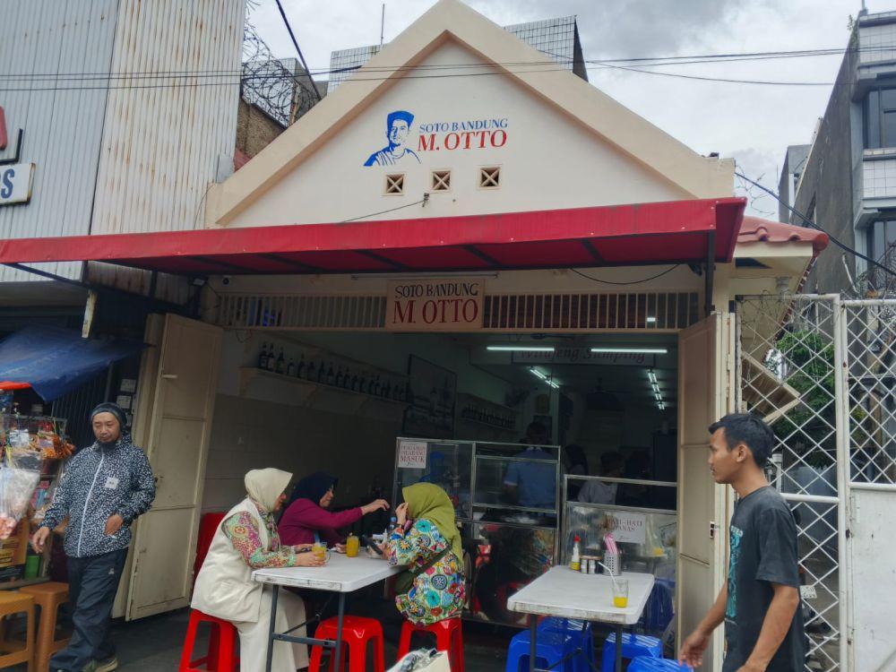 Nikmati Soto Bandung M Otto dengan Daging Sapi Oseng dan Kuah Kaldu