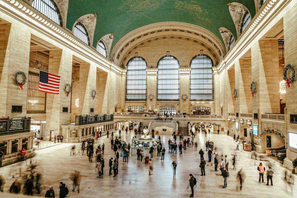 ilustrasi stasiun kota New York (pexels.com/Afif Ramdhasuma)