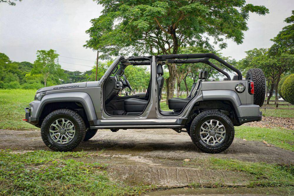Tampil dengan atap model terbuka (BAIC)