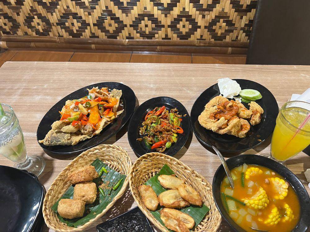 hidangan di kampung kecil Serang (google.com/Miyatul Wildah)