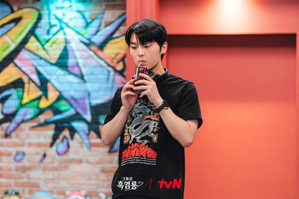 Still cut Choi Hyun Wook di drama My Dearest Nemesis (dok.tvN Drama/My Dearest Nemesis)