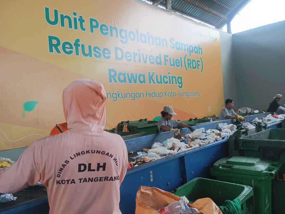 Unit pengolahan sampah refuse derived fuel (RDF) Rawa Kucing mengubah sampah plastik menjadi bahan bakar. Foto: Gianluigi Fahrezi