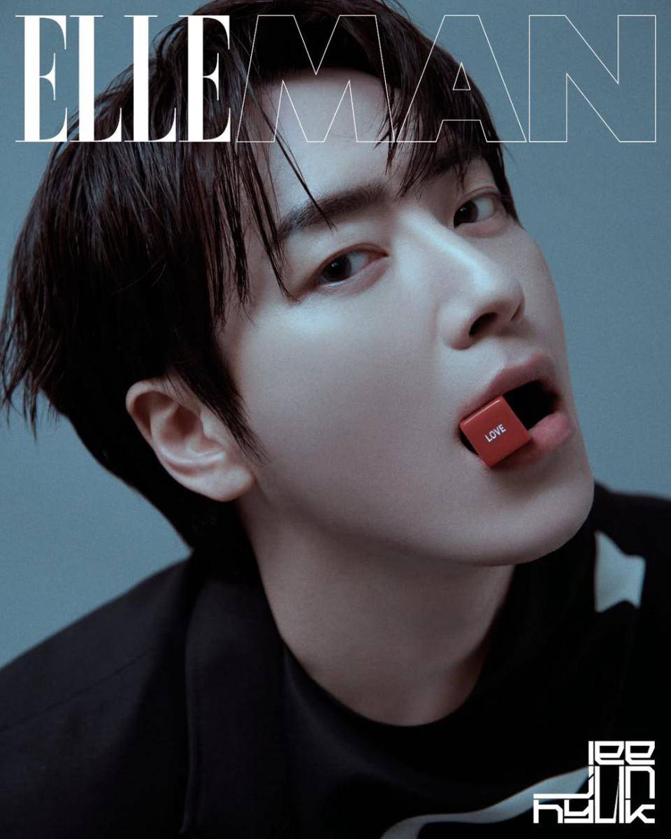 potret Lee Jun Hyuk dalam pemotretan bersama ELLE MAN Korea (instagram.com/ellekorea)