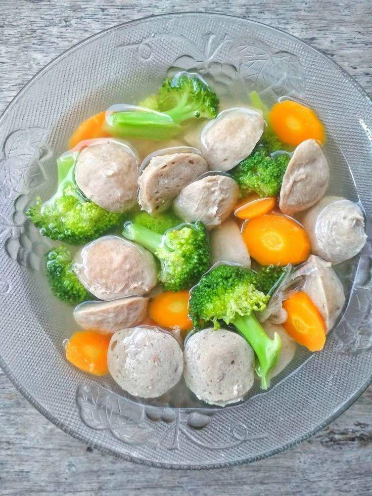 Ilustrasi Sop Bakso Sayur (https://id.pinterest.com/fadilla0857/)