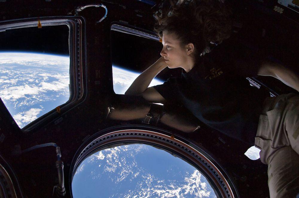 Apa yang Dialami Astronaut Baru saat Berada di Luar Angkasa?