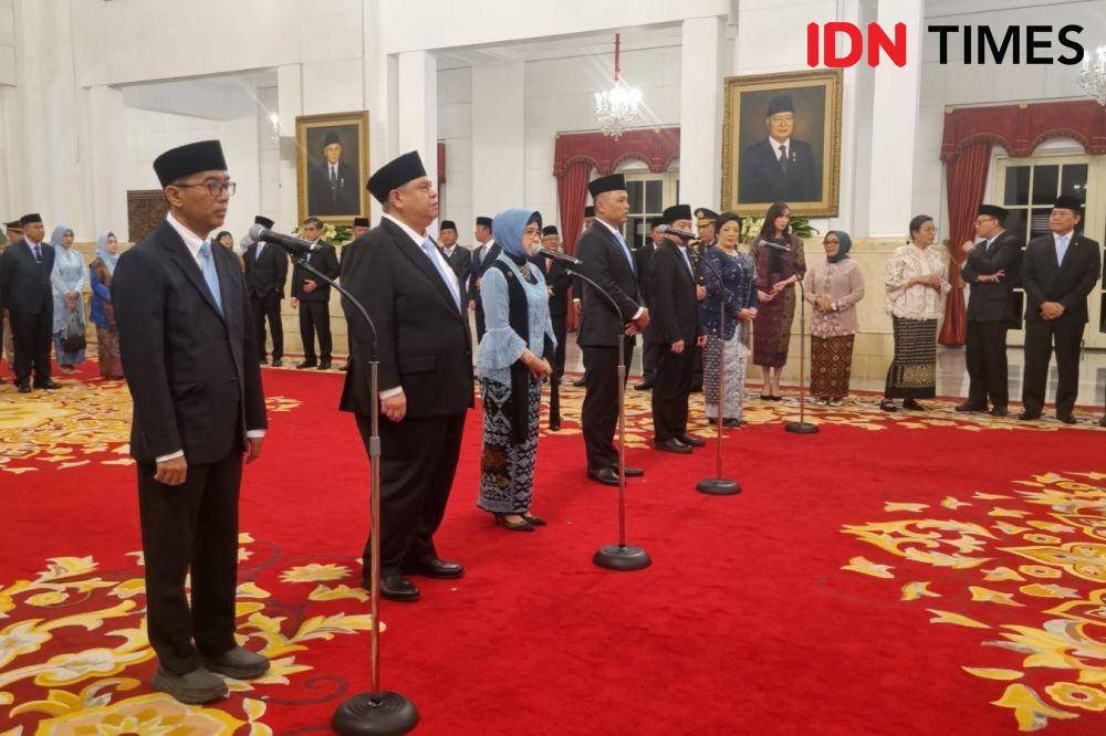 Presiden Prabowo Subianto resmi melantik Kepala BPKP, BPS dan BSSN di Istana pada Rabu (19/2/2025). (IDN Times/Ilman Nafi'an)