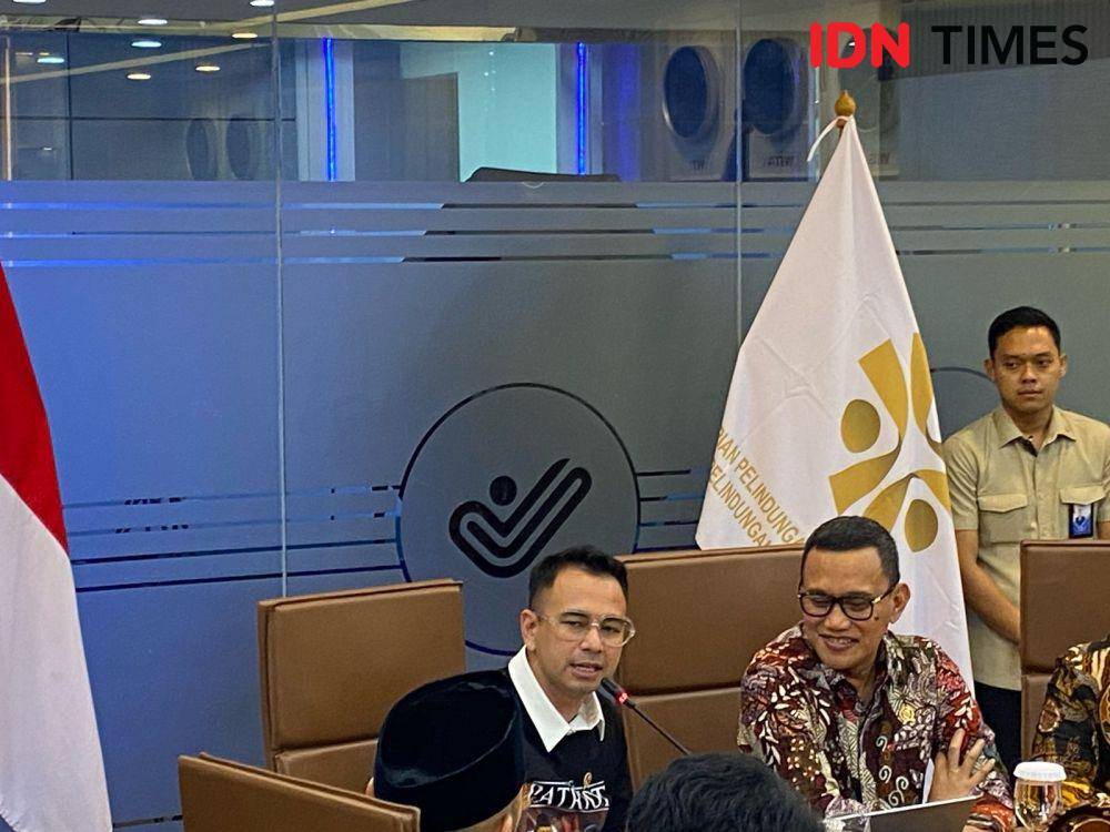 Utusan Khusus Presiden bidang Pembinaan Generasi Muda dan Pekerja Seni, Raffi Ahmad di kantor KP2MI. (IDN Times/Marcheilla Ariesta)