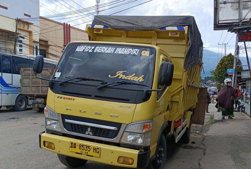 Salah satu truk yang di sweeping oleh warga. (Dok. Istimewa)