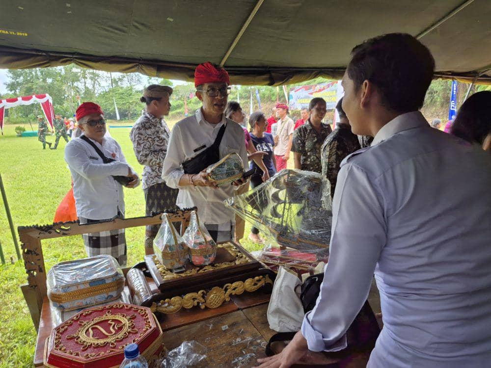Produk kerajinan tangan karya warga binaan Lapas Tabanan di kegiatan TMDD, Kamis (20/2/2025) (Dok.IDNTimes/Istimewa)