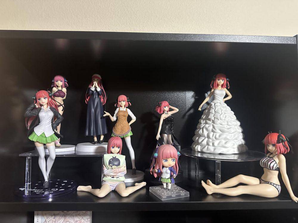 potret koleksi The Quintessential Quintuplets (reddit.com/user/AdSimple1805)