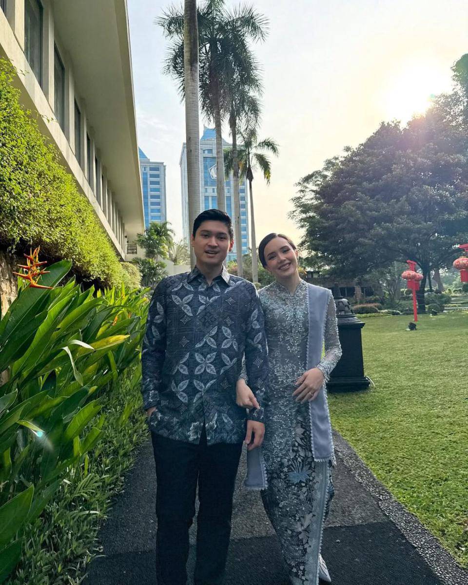 Beby Tsabina di pelantikan ayah mertua (Instagram.com/bebytsabina)