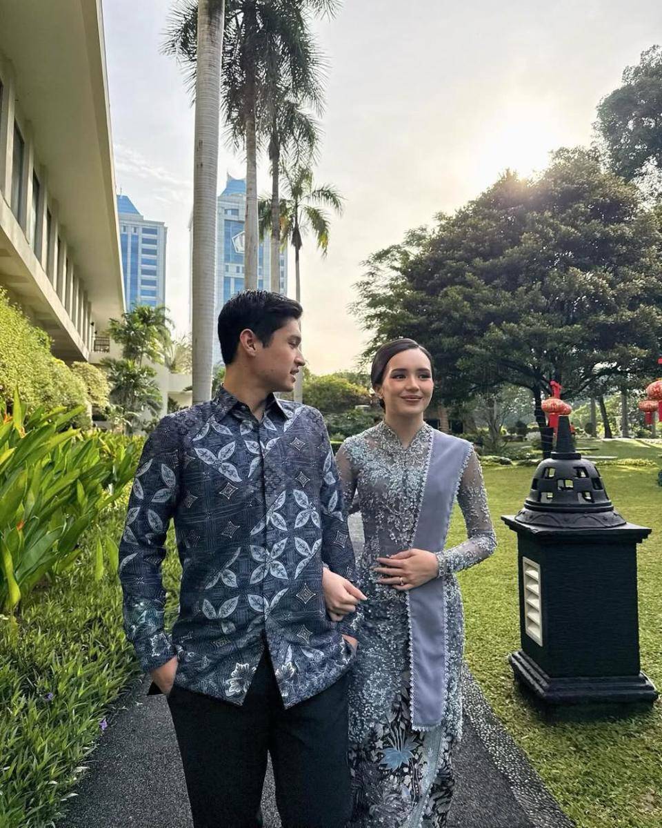 Beby Tsabina di pelantikan ayah mertua (Instagram.com/bebytsabina)
