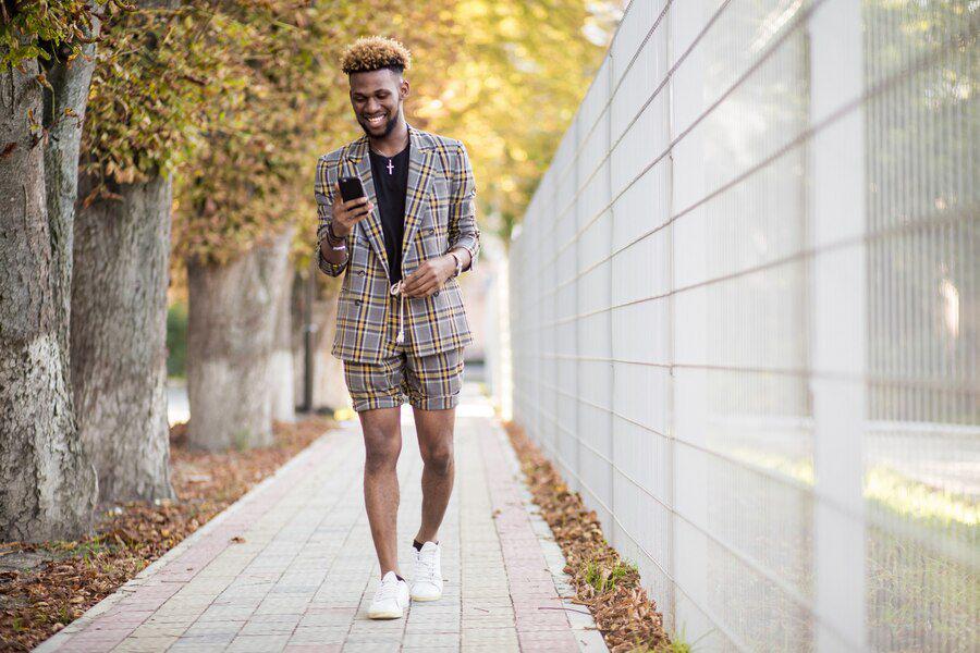4 Rekomendasi Celana Tartan untuk Tampil Trendi dan Stylish