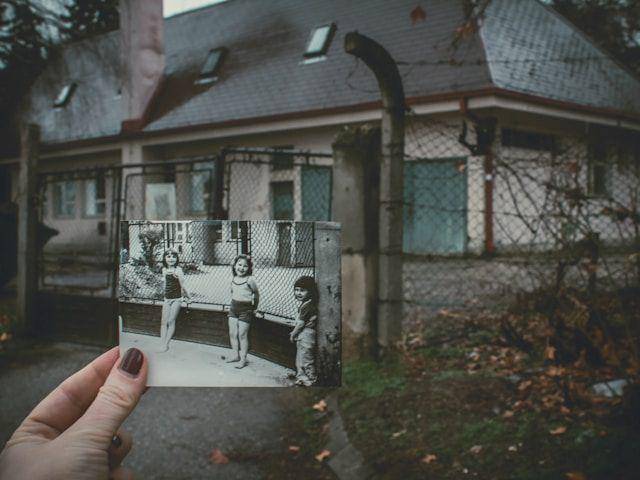Foto vintage sebuah anak-anak (unsplash.com/@dslr_newb)