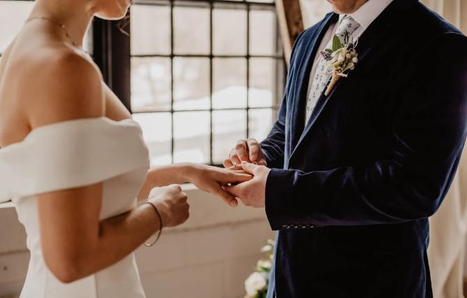 ilustrasi pengantin (pexels.com/emmabauso)
