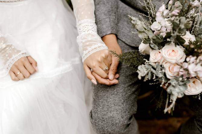 ilustrasi pengantin (pexels.com/trungnguyenphotog)