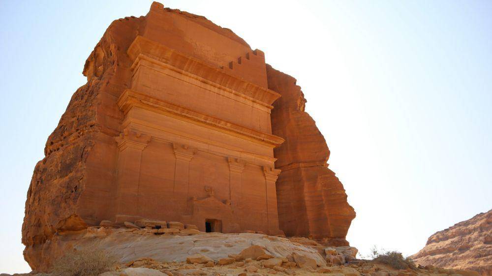 Potret Hegra atau Madain Salih di Al Ula, Arab Saudi (unsplash.com/boukhithatem)