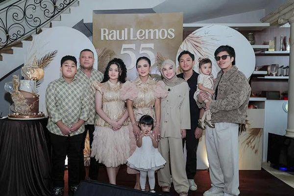 7 Potret Ulang Tahun ke-55 Raul Lemos, Aurel-Azriel Hadir