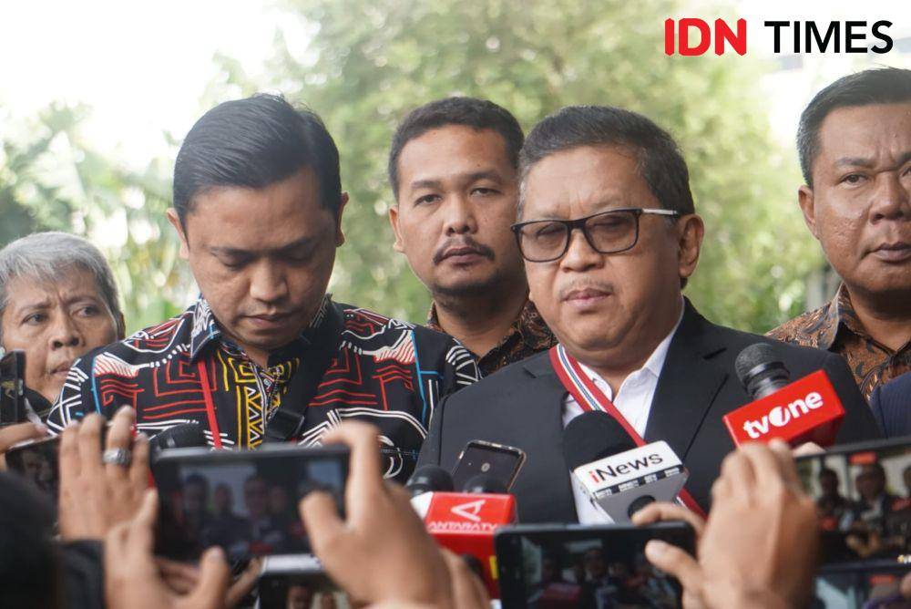 Sekjen PDI Perjuangan Hasto Kristiyanto diperiksa di KPK pada Kamis (20/2/2025). (IDN Times/Aryodamar)