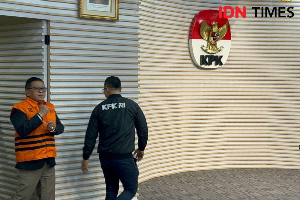 Hasto Masih Bahas Urusan Partai dari Balik Tahanan KPK
