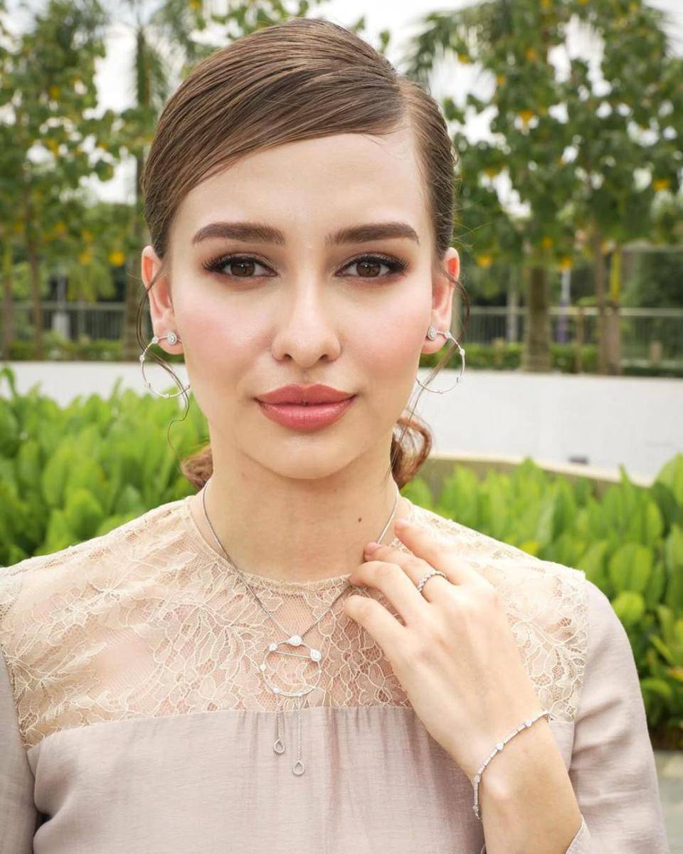 potret gaya rambut sebahu ala Anna Jobling (instagram.com/annajobling)