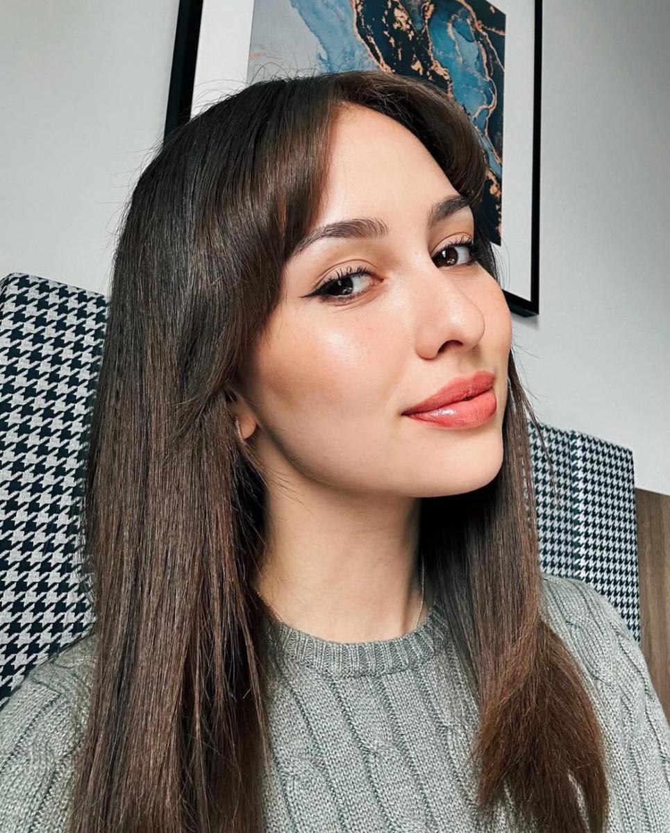 potret ide gaya rambut buat ke kantor hingga di rumah ala Anna Jobling (instagram.com/annajobling)