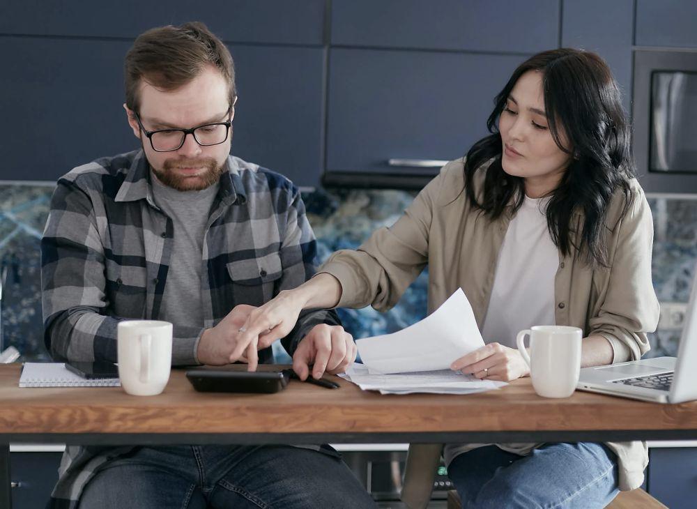 6 Alasan Independent Women Malah Bikin Pria Insecure, Kok Bisa?