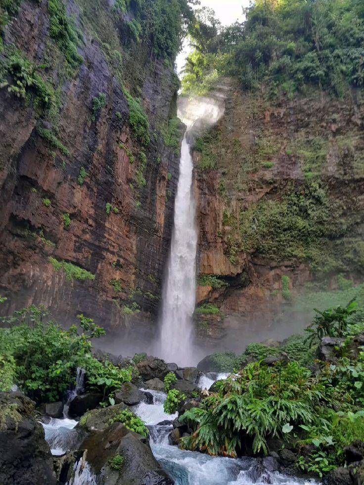 Ilustrasi Air Terjun Kapas Biru (pinterest.com/fancyu)