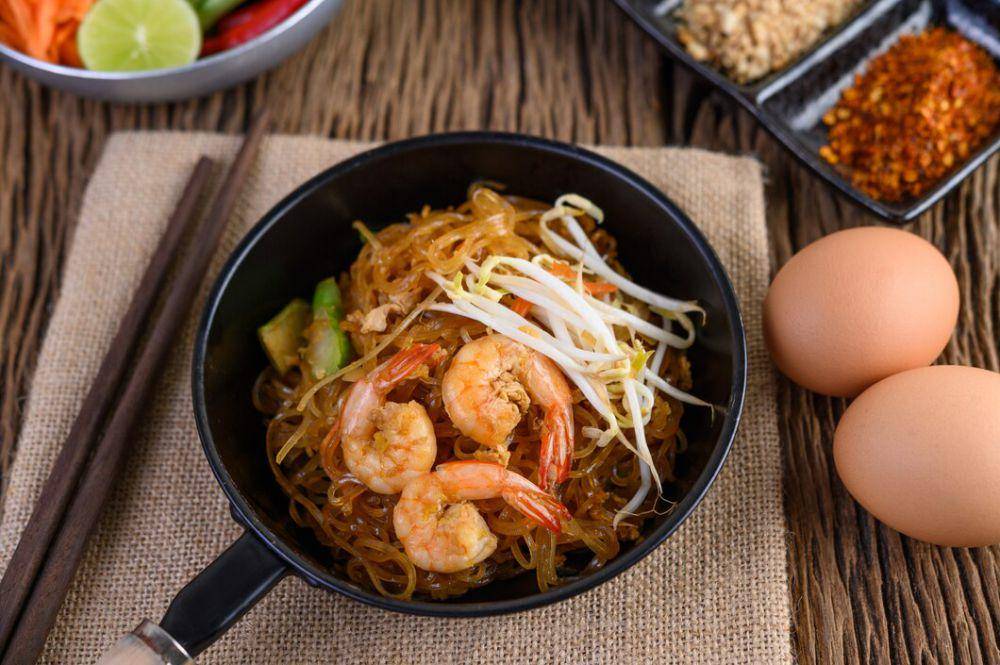 Ilustrasi mie goreng (freepik.com/jcomp)