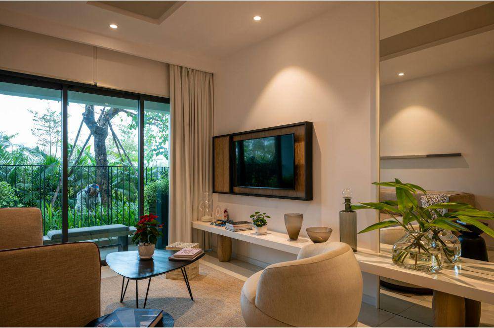 ilustrasi ruangan dengan backdrop TV (pexels.com/Huy Quang Nguyễn)