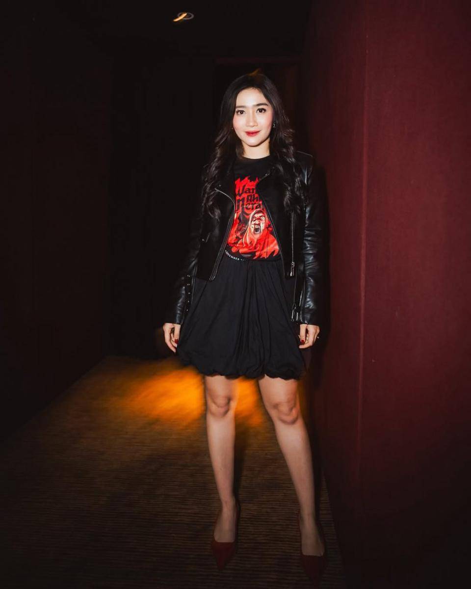 ootd rok balon (instagram.com/febbyrastanty)