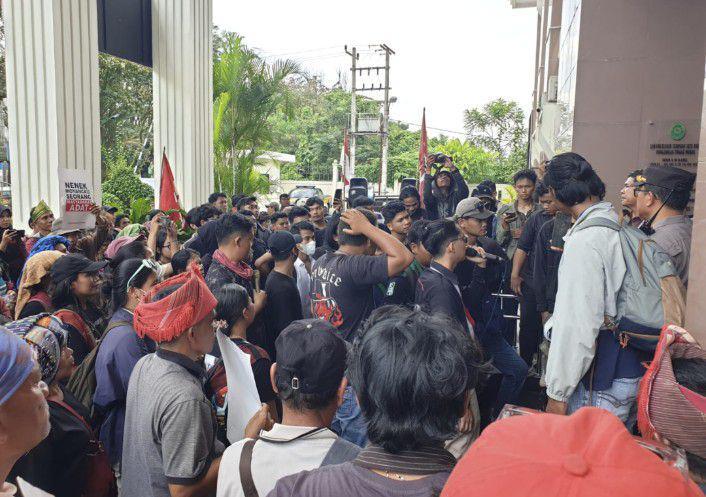 Demo di Pengadilan Tinggi, Massa Minta Tokoh Adat Sihaporas Dibebaskan