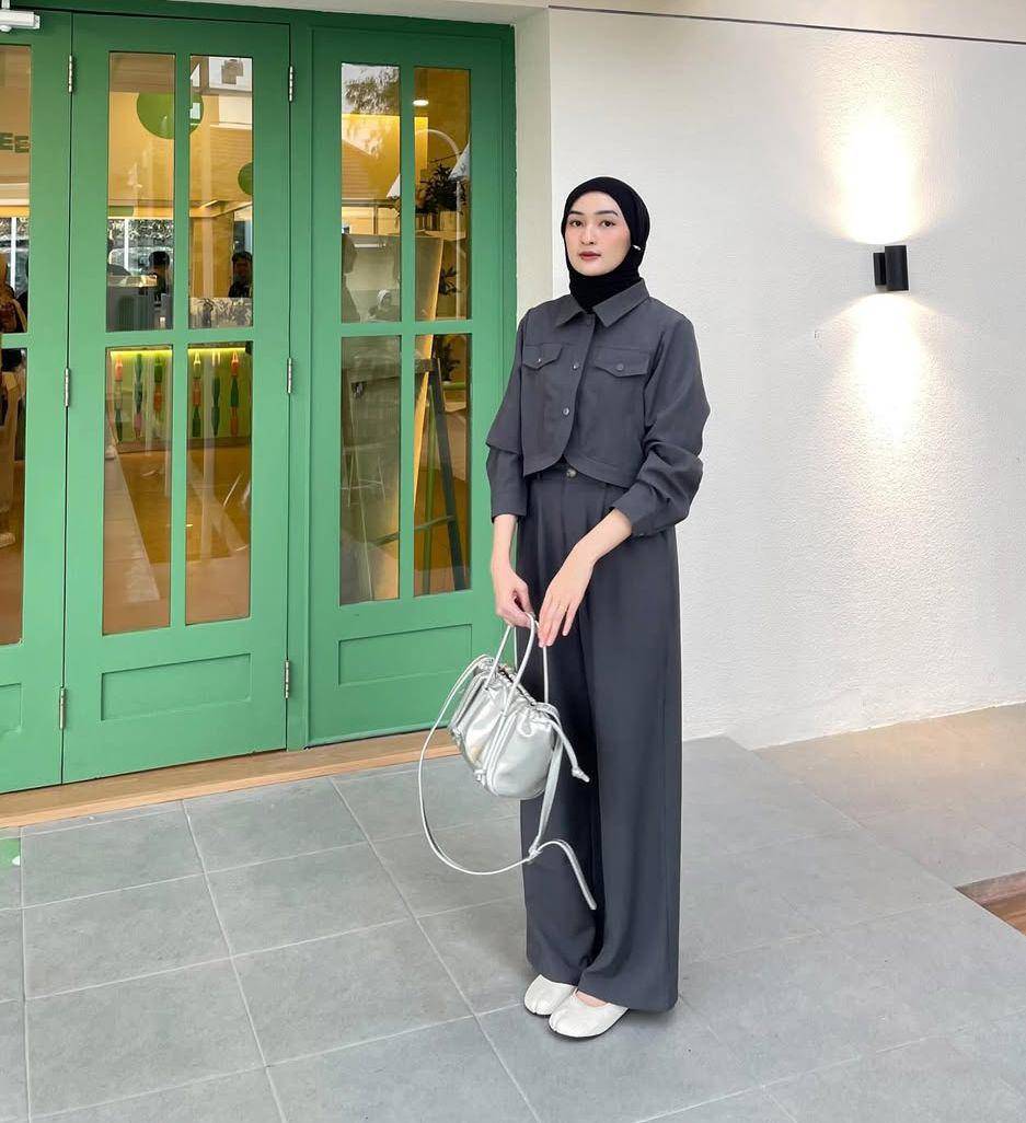 OOTD ala Inggrid Yulika (instagram.com/inggridyulikaa)