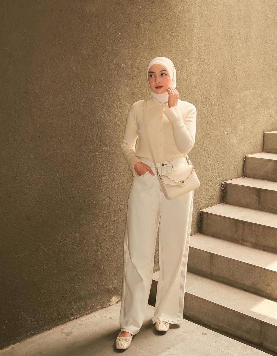OOTD ala Inggrid Yulika (instagram.com/inggridyulikaa)