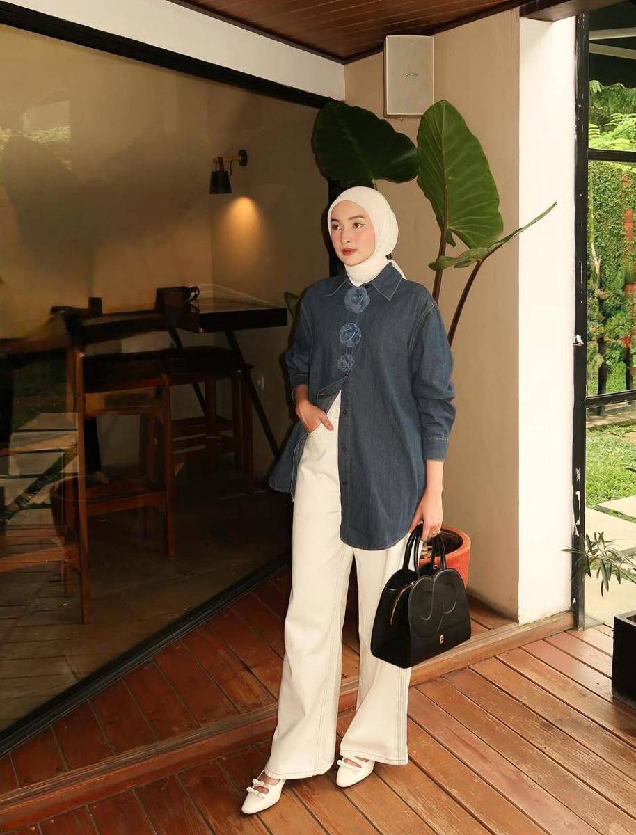 OOTD ala Inggrid Yulika (instagram.com/inggridyulikaa)