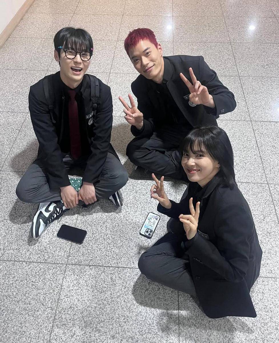 Hwang Minhyun, Gong Do Yu, dan Shin Su Hyun (instagram.com/doyuenjin)