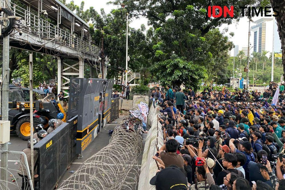 Mahasiswa Demo Indonesia Gelap Membubarkan Diri