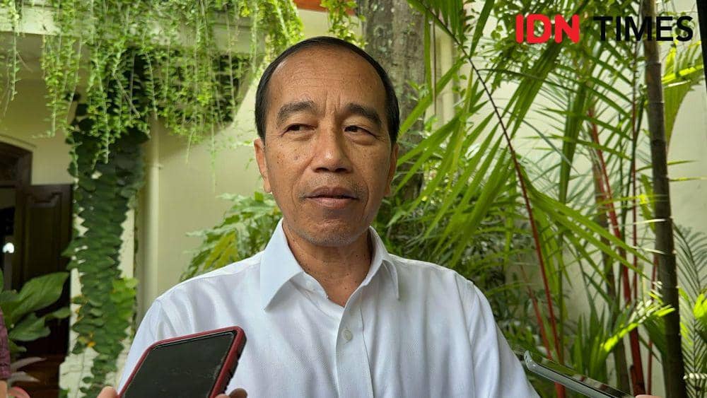 Respon Pernyataan Hasto, Jokowi Persilahkan KPK Periksa Keluarganya