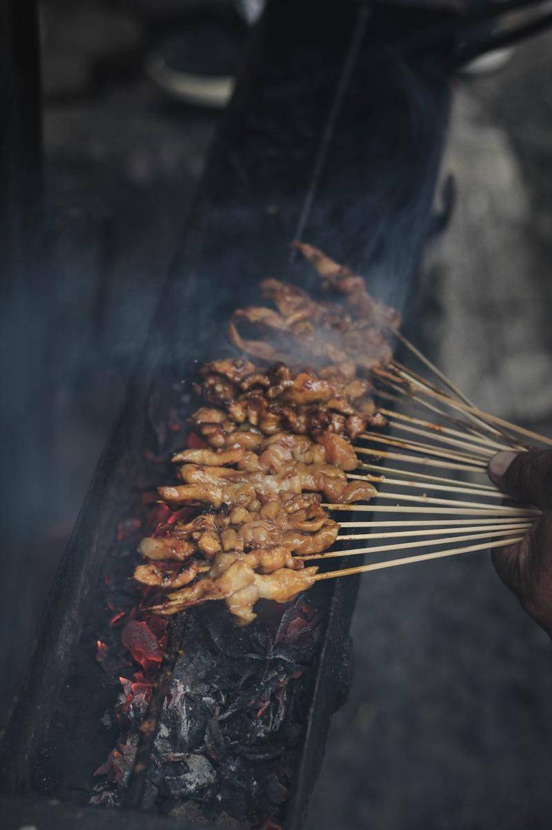 ilustrasi sate Madura (unsplash.com/Akharis Ahmad)