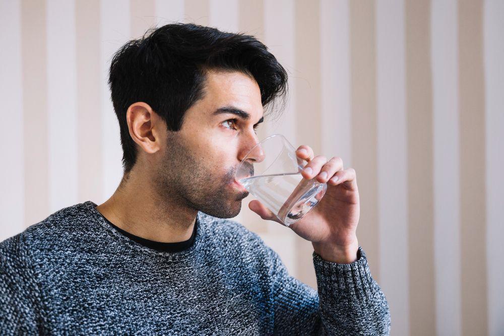 Cara Menghilangkan Mikroplastik dari Air Minum, Mana Paling Efektif?