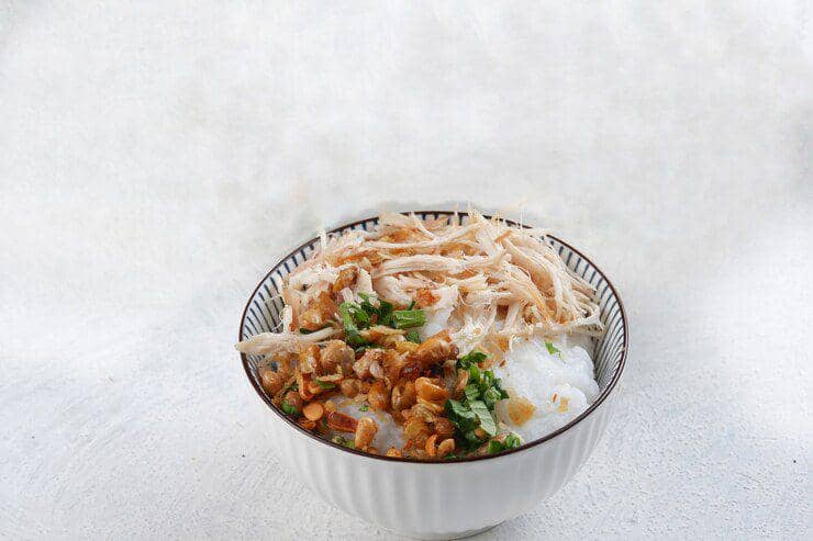 Ilustrasi bubur ayam (freepik.com/Edgunn)